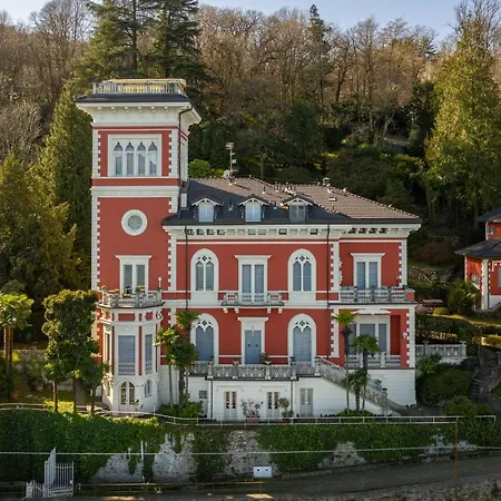 Niobe - Exclusive Lakefront With Private Apartment *