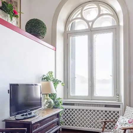 Niobe - Exclusive Lakefront With Private Apartment