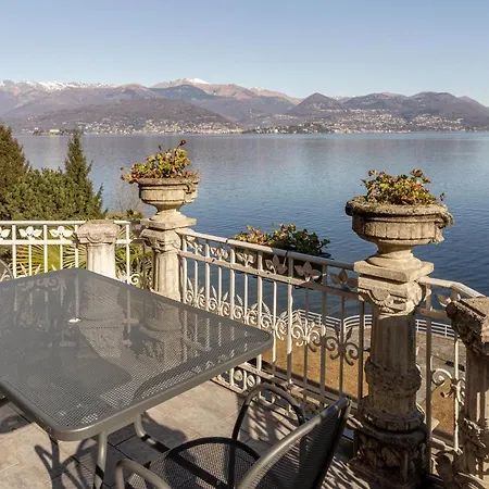 Niobe - Exclusive Lakefront With Private *