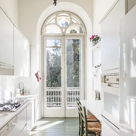 Niobe - Exclusive Lakefront With Private Appartement Stresa